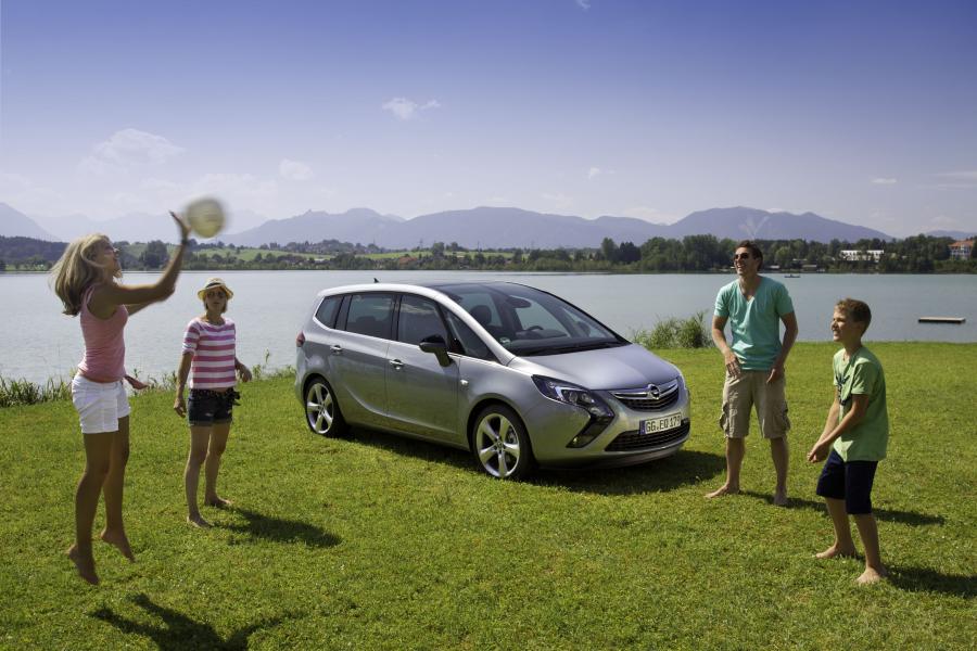  Opel Zafira Tourer 1.6 CDTi Ecotec 2013 года  (фото 19 из 46)